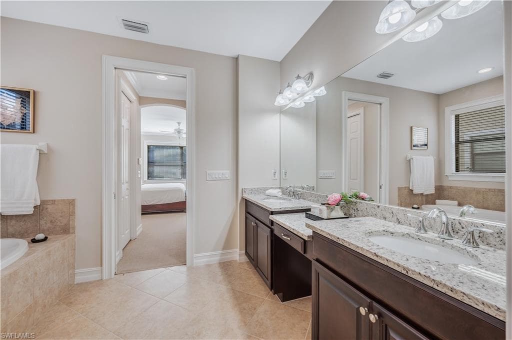 7812 Bucks Run Dr, Naples, FL 34120-23