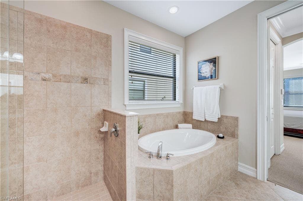 7812 Bucks Run Dr, Naples, FL 34120-24
