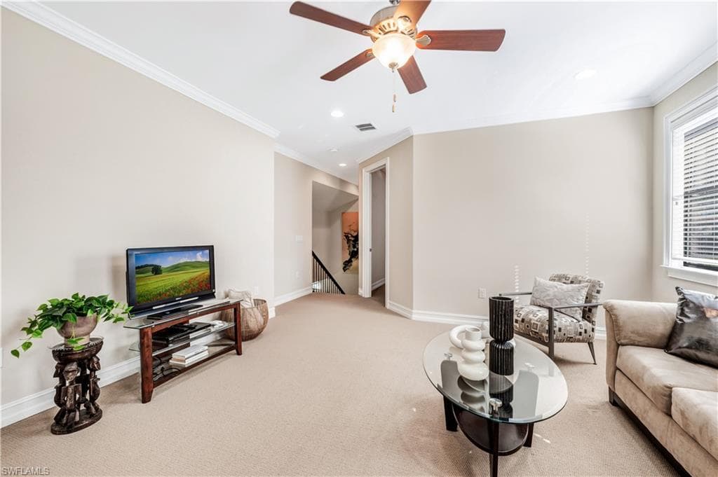 7812 Bucks Run Dr, Naples, FL 34120-29
