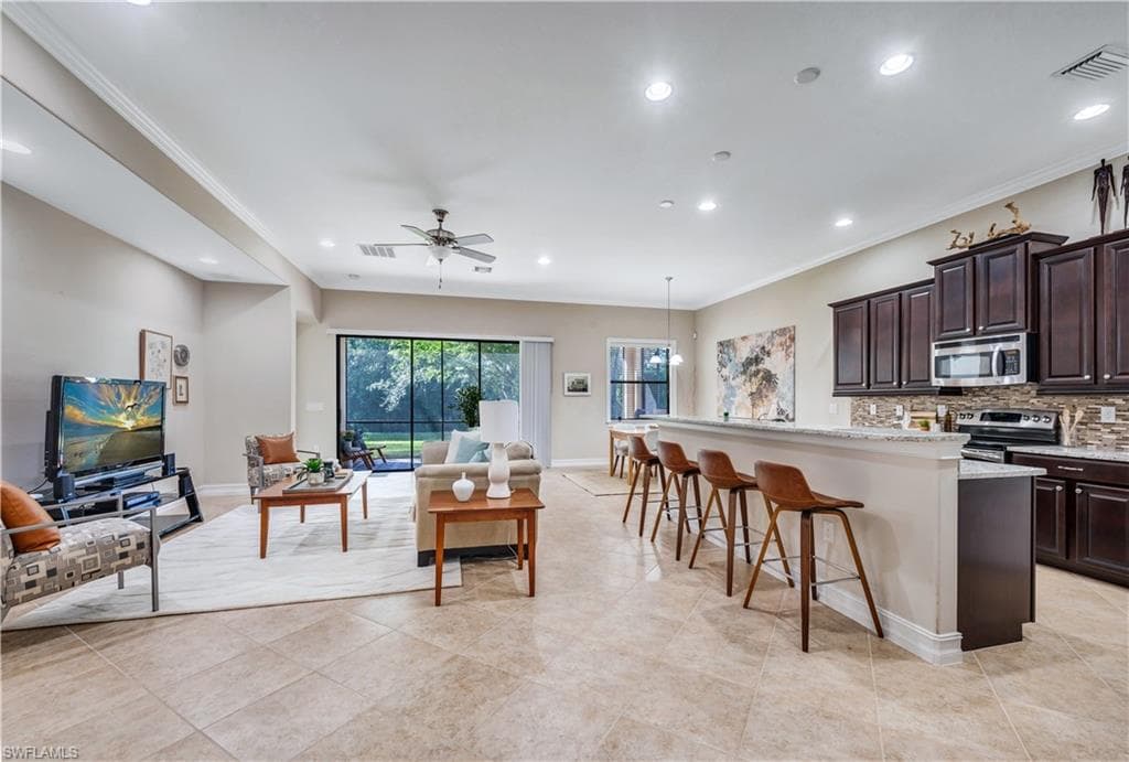 7812 Bucks Run Dr, Naples, FL 34120-4