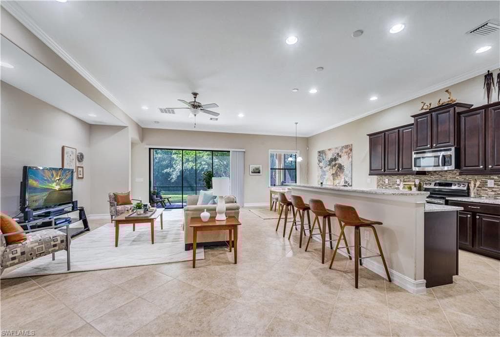 7812 Bucks Run Dr, Naples, FL 34120-5