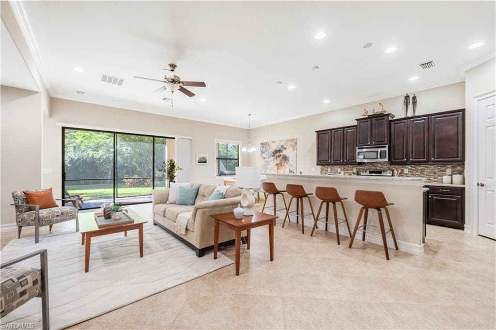 7812 Bucks Run Dr, Naples, FL 34120-8
