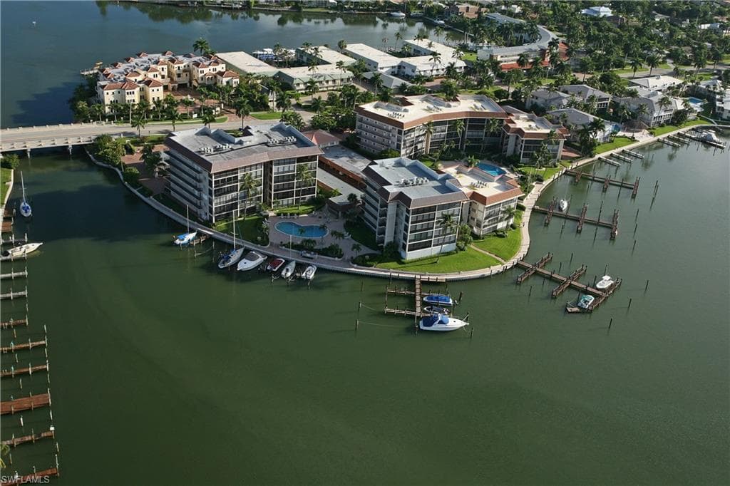 222 Harbour Dr 314, Naples, FL 34103-2
