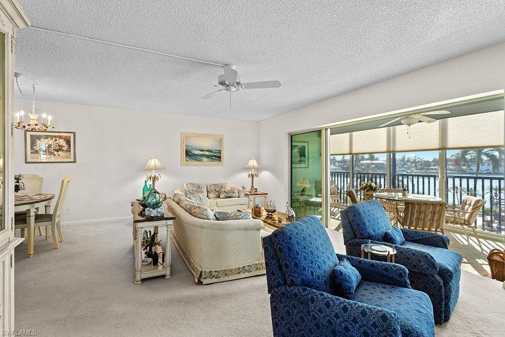 222 Harbour Dr 314, Naples, FL 34103-8