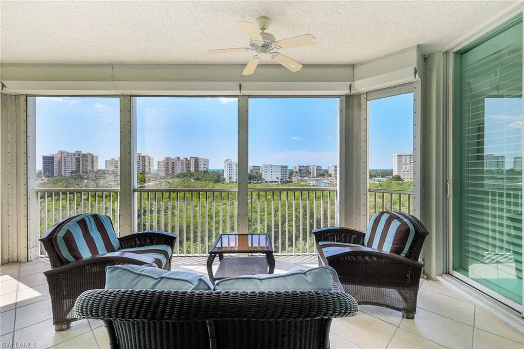 300 Dunes Blvd 505, Naples, FL 34110-31