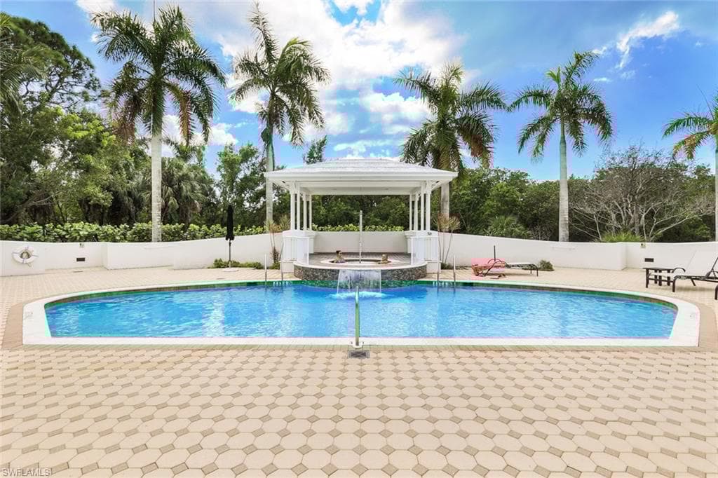 300 Dunes Blvd 505, Naples, FL 34110-34