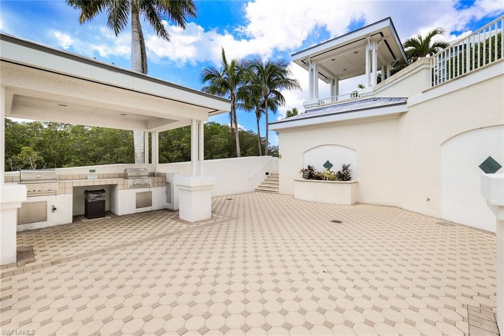 300 Dunes Blvd 505, Naples, FL 34110-35