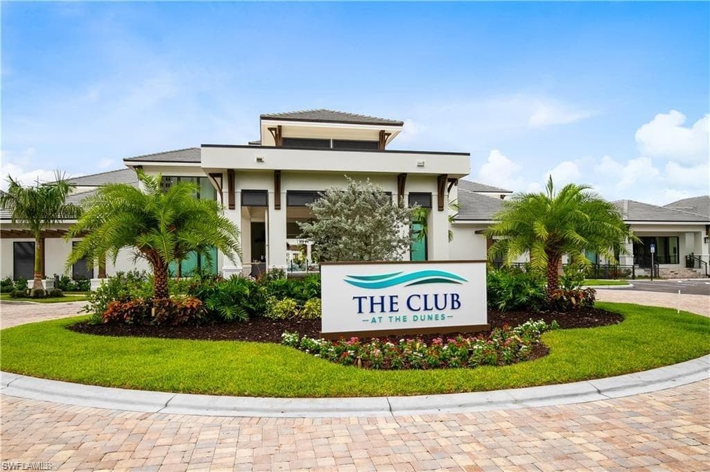 300 Dunes Blvd 505, Naples, FL 34110-39