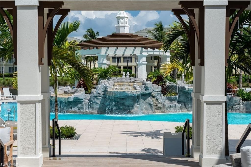 300 Dunes Blvd 505, Naples, FL 34110-47