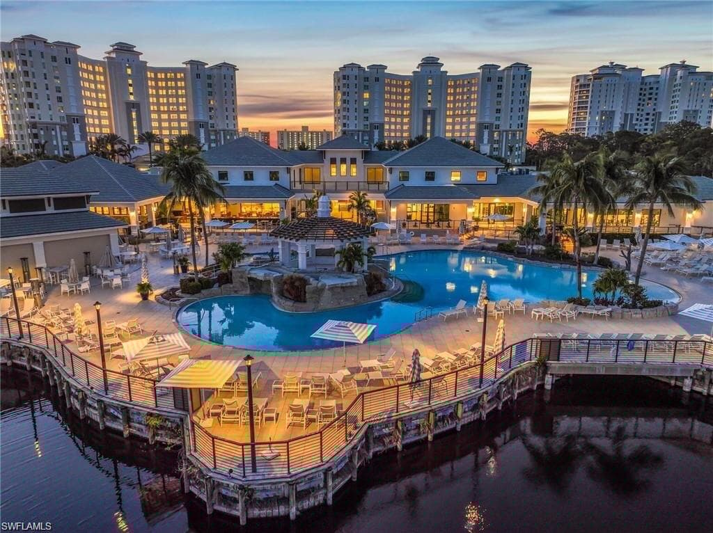 300 Dunes Blvd 505, Naples, FL 34110-7