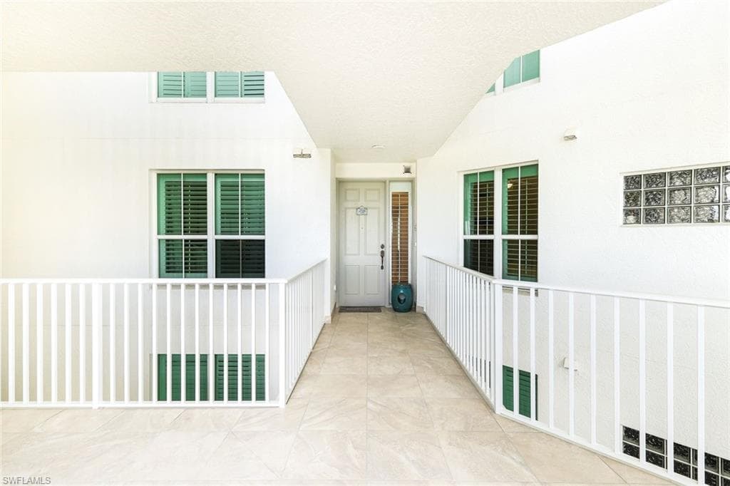300 Dunes Blvd 505, Naples, FL 34110-8