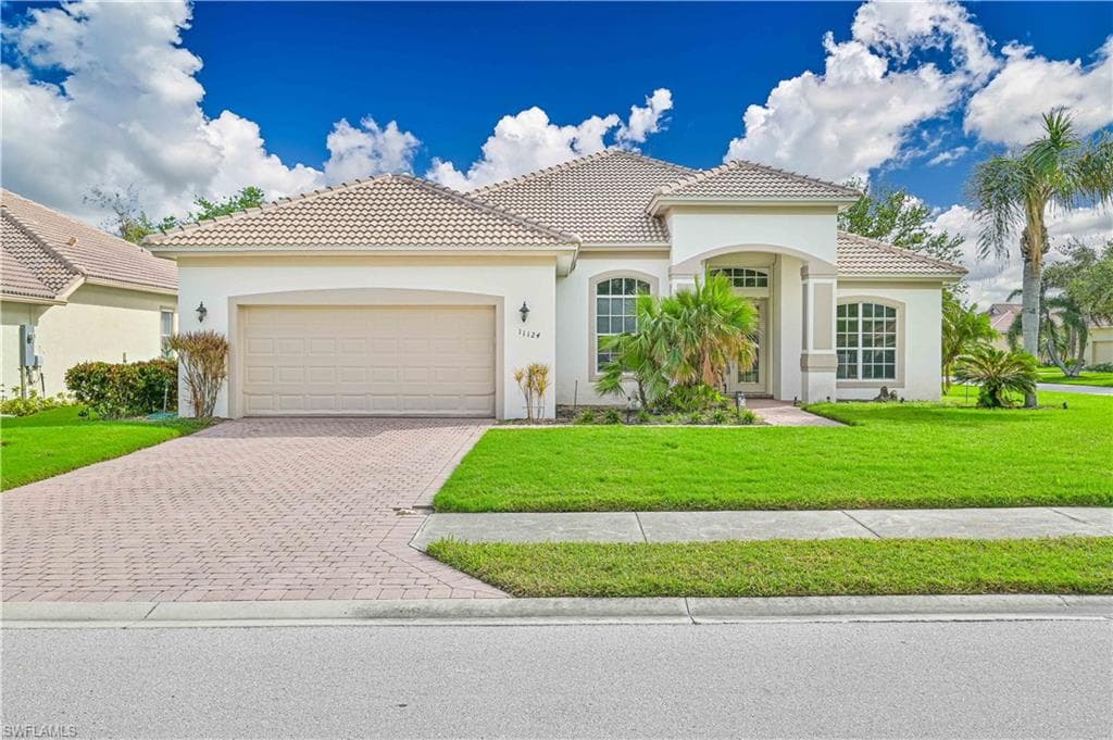 11124 Sea Tropic Ln, Fort Myers, FL 33908-1