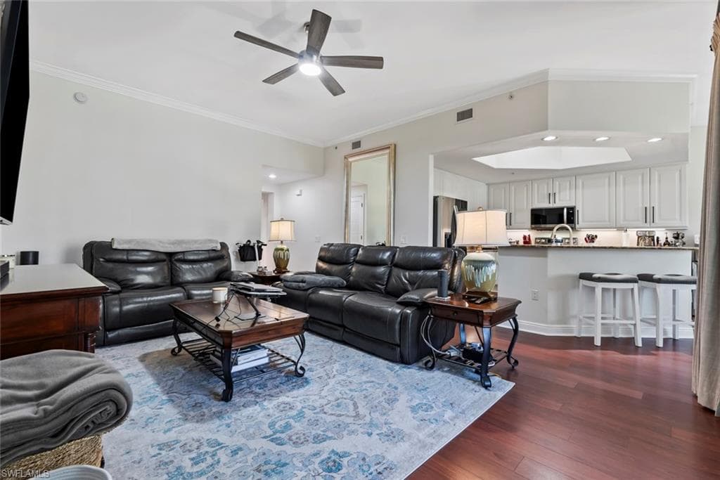1005 Sandpiper St C-202, Naples, FL 34102-9