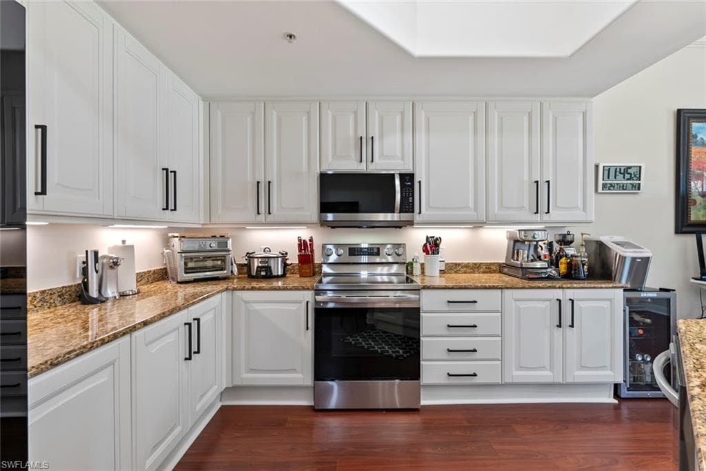 1005 Sandpiper St C-202, Naples, FL 34102-21