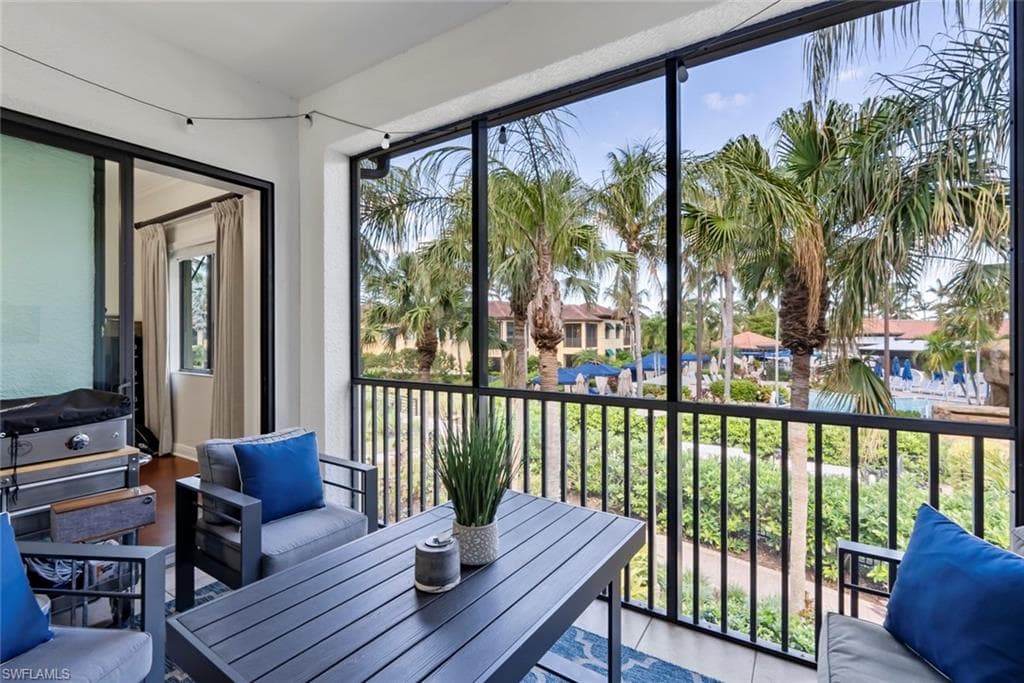 1005 Sandpiper St C-202, Naples, FL 34102-25
