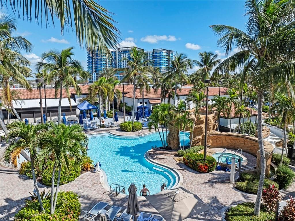 1005 Sandpiper St C-202, Naples, FL 34102-2