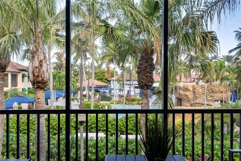 1005 Sandpiper St C-202, Naples, FL 34102-4