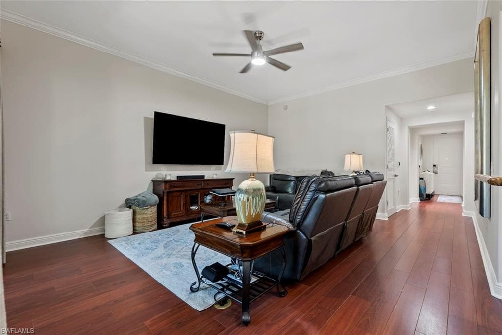 1005 Sandpiper St C-202, Naples, FL 34102-7
