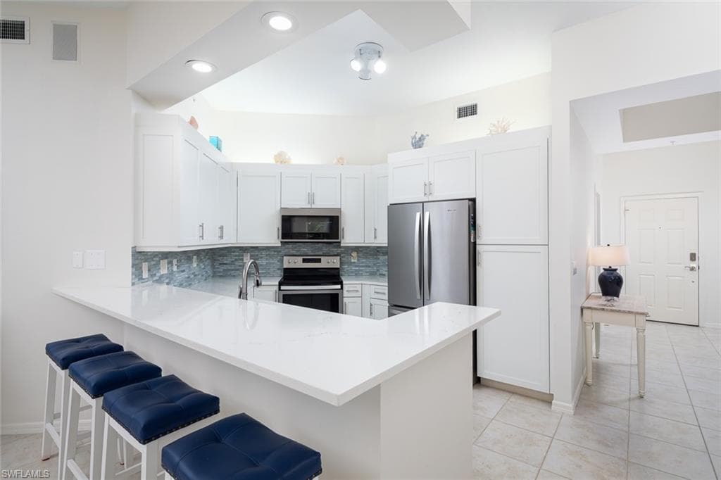 460 Launch Cir Penthouse 01, Naples, FL 34108-8