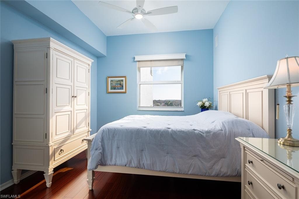 460 Launch Cir Penthouse 01, Naples, FL 34108-13