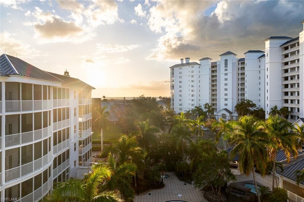460 Launch Cir Penthouse 01, Naples, FL 34108-2