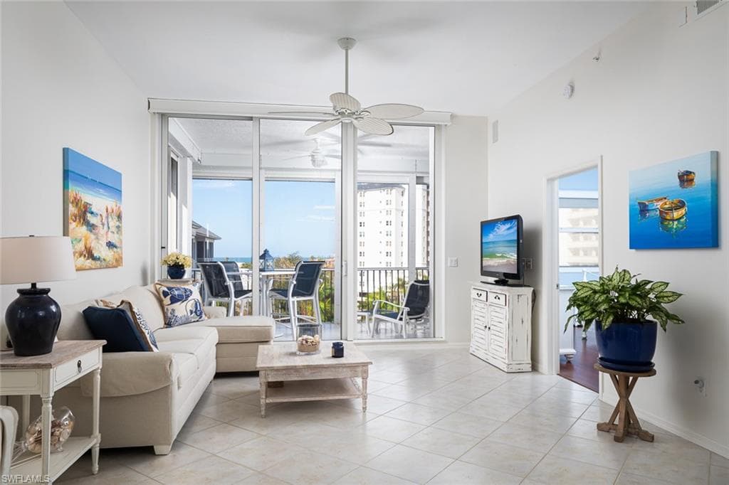 460 Launch Cir Penthouse 01, Naples, FL 34108-4
