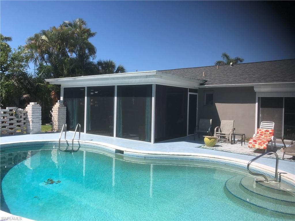 1175 Sandpiper St, Naples, FL 34102-1
