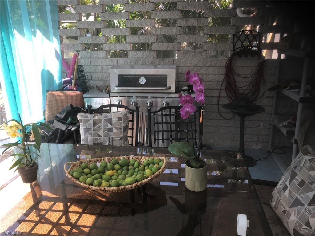 1175 Sandpiper St, Naples, FL 34102-19