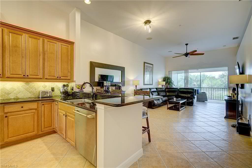 11081 Corsia Trieste Way 204, Bonita Springs, FL 34135-2