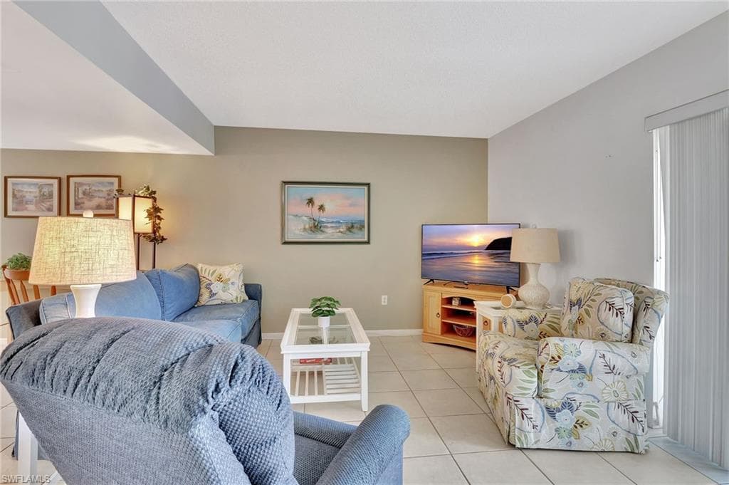 8 Watercolor Way 8, Naples, FL 34113-16