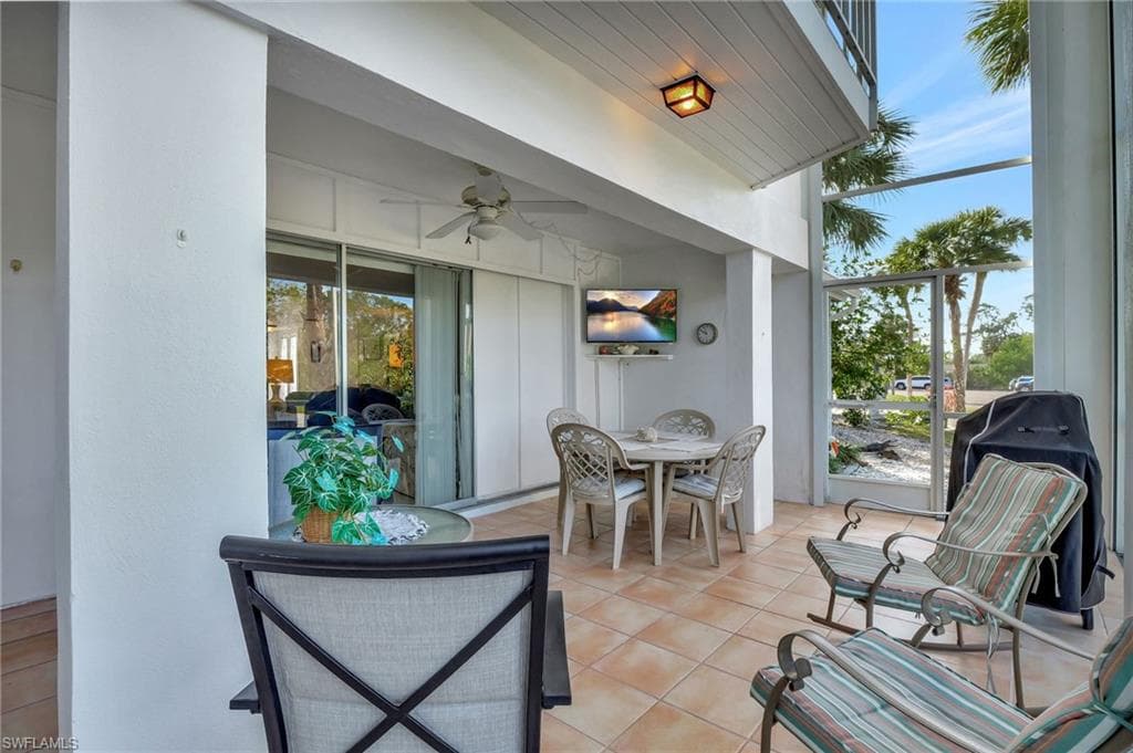 8 Watercolor Way 8, Naples, FL 34113-22