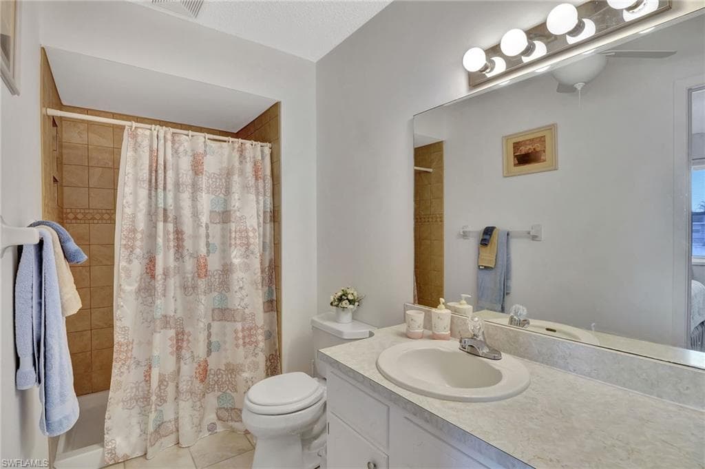 8 Watercolor Way 8, Naples, FL 34113-28