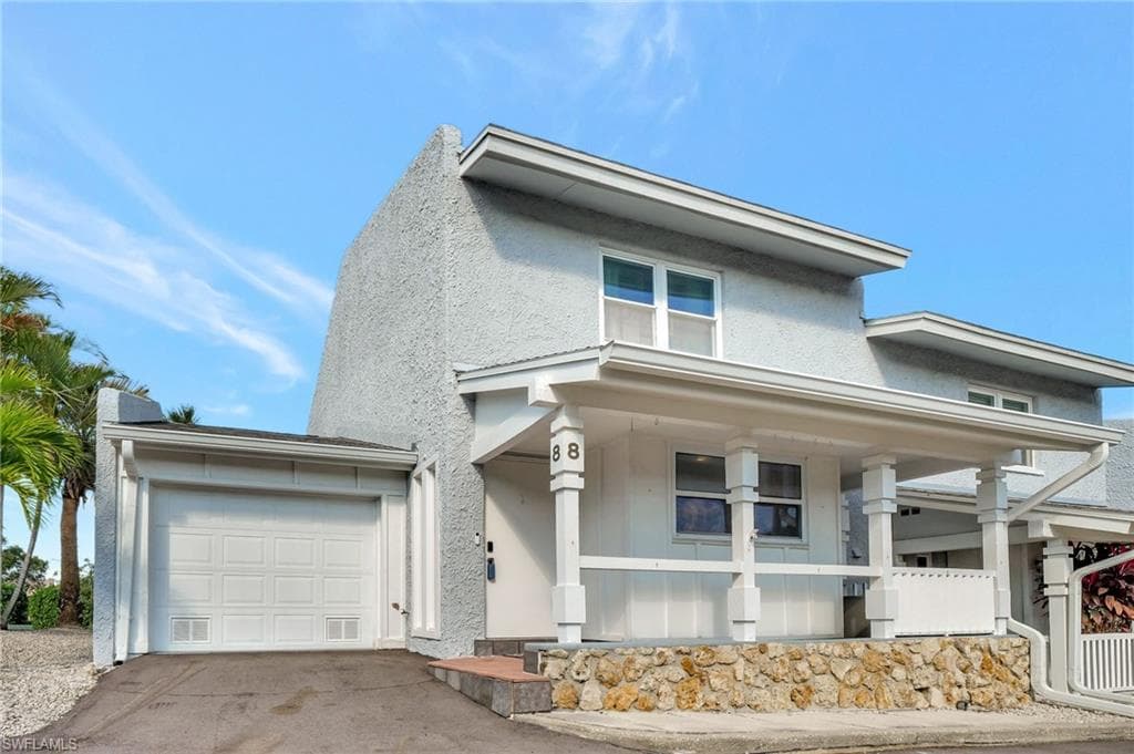 8 Watercolor Way 8, Naples, FL 34113-5