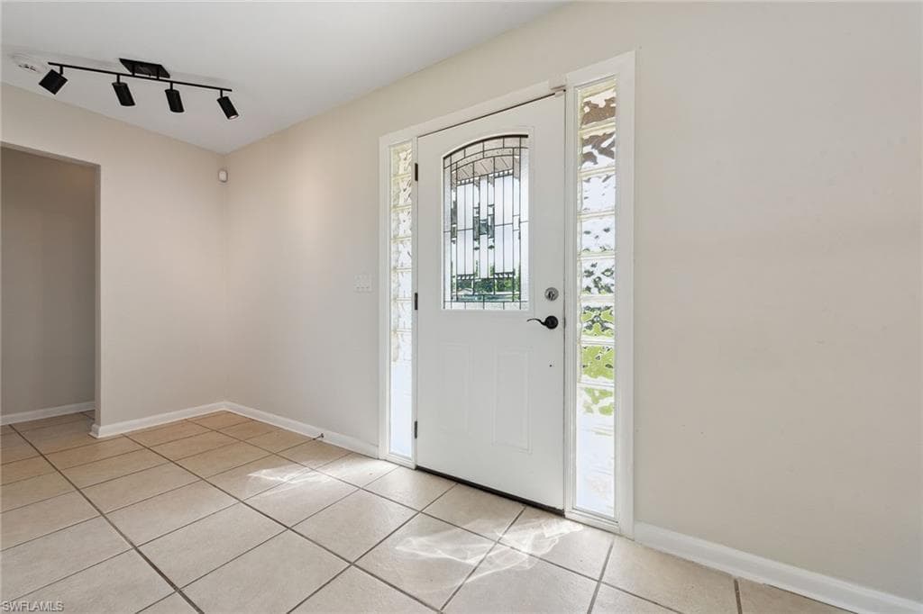 2185 41st Ter SW, Naples, FL 34116-25