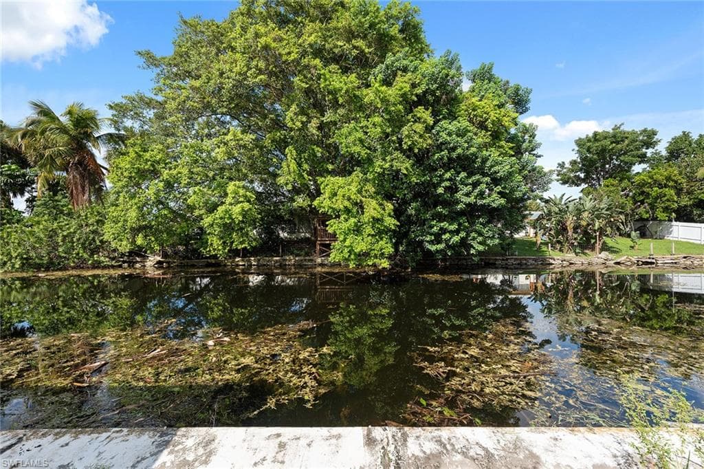 2185 41st Ter SW, Naples, FL 34116-33