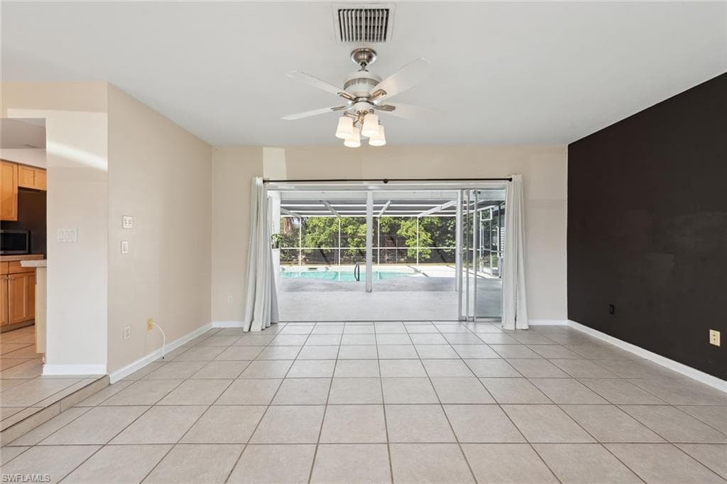 2185 41st Ter SW, Naples, FL 34116-4