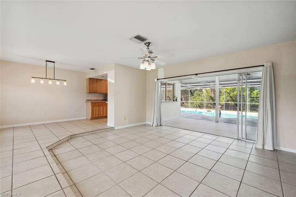 2185 41st Ter SW, Naples, FL 34116-5