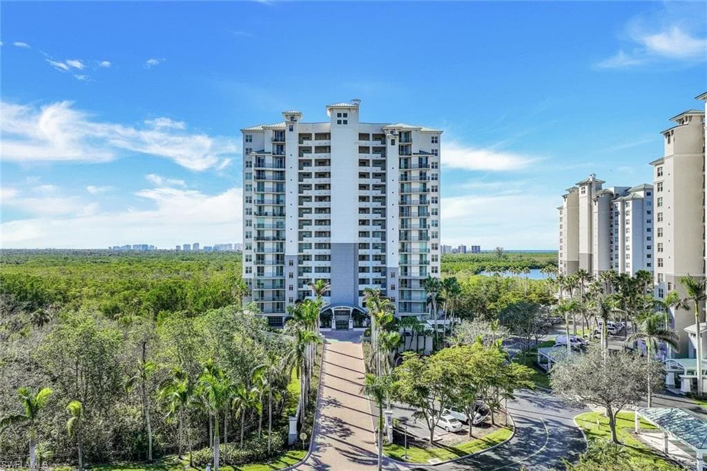 425 Cove Tower Dr 701, Naples, FL 34110-11