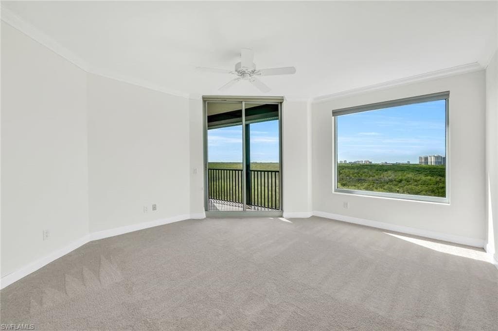 425 Cove Tower Dr 701, Naples, FL 34110-23