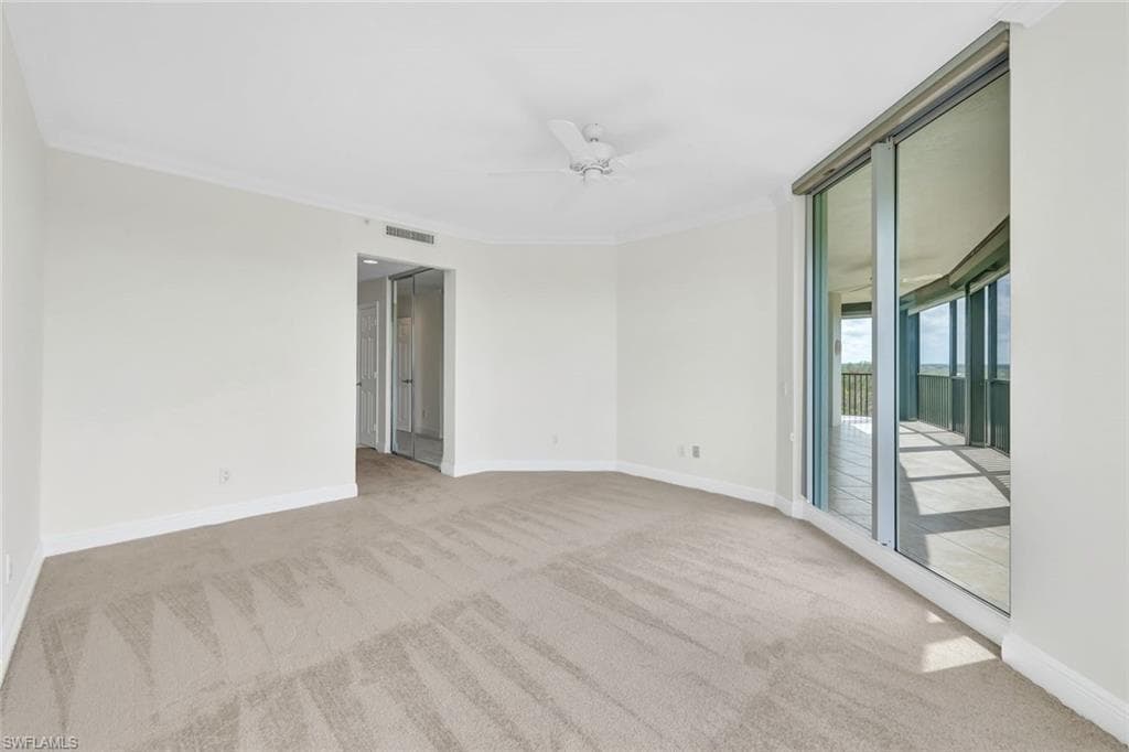 425 Cove Tower Dr 701, Naples, FL 34110-24