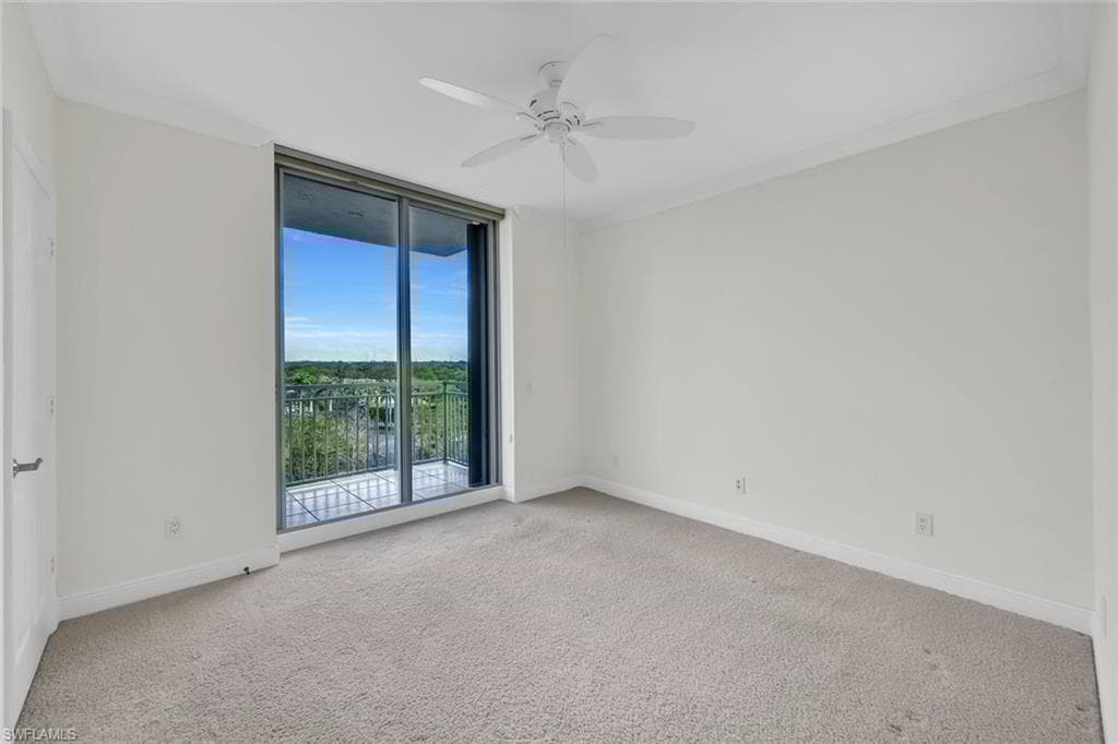 425 Cove Tower Dr 701, Naples, FL 34110-32