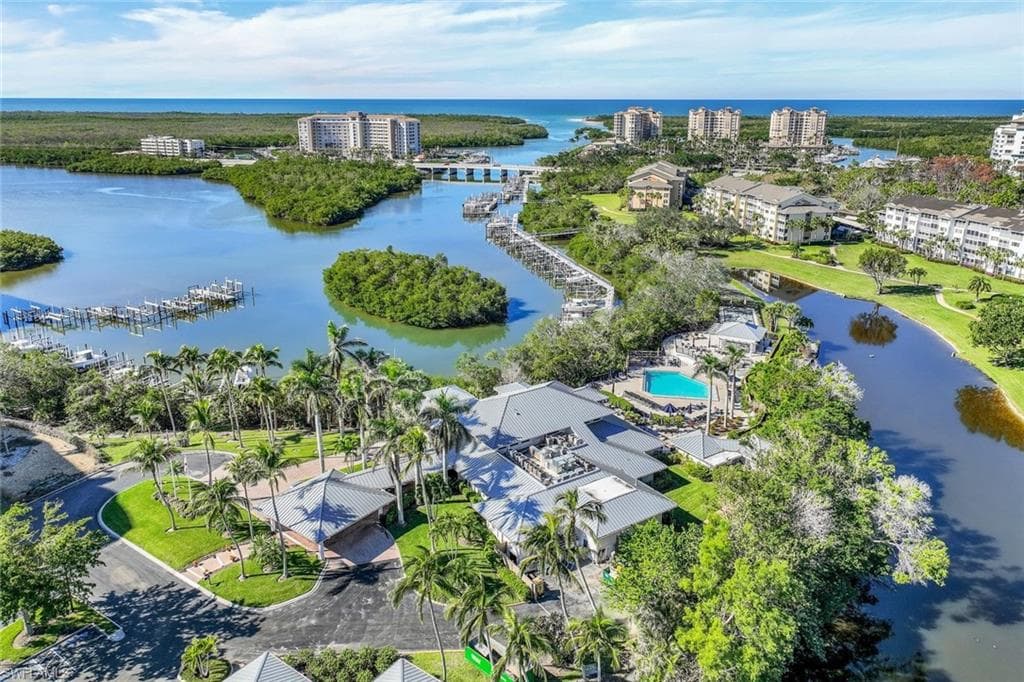 425 Cove Tower Dr 701, Naples, FL 34110-42