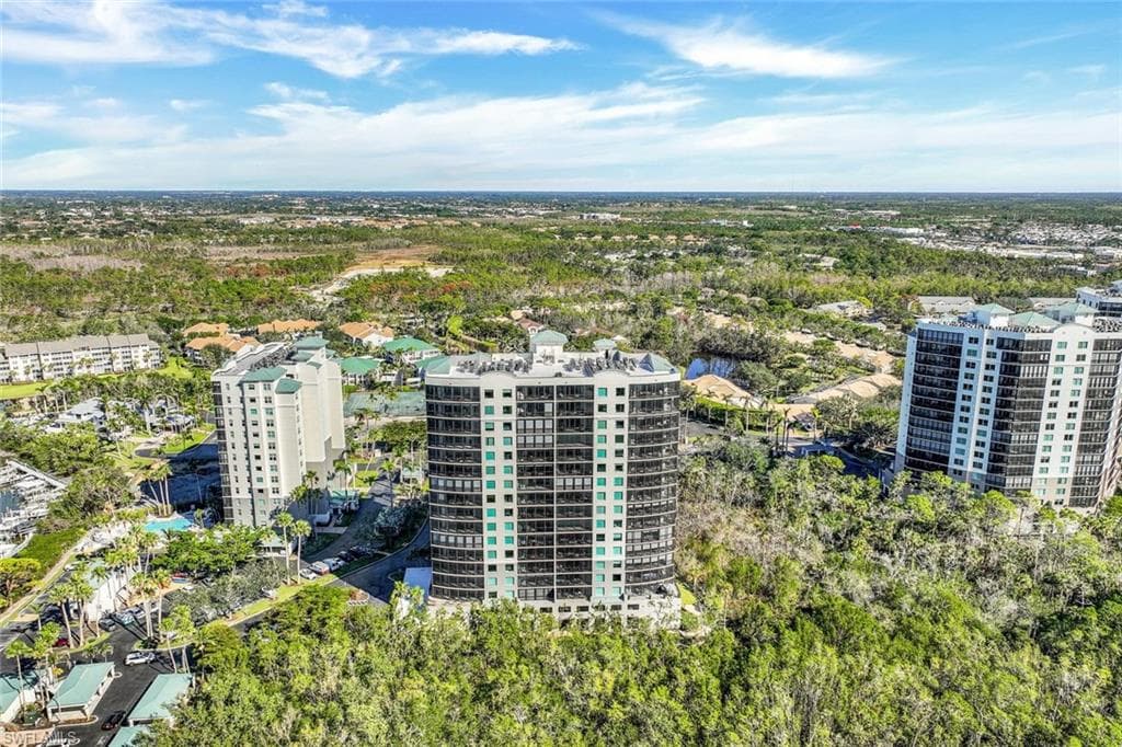 425 Cove Tower Dr 701, Naples, FL 34110-43
