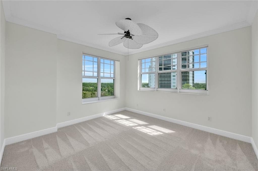 425 Cove Tower Dr 701, Naples, FL 34110-7
