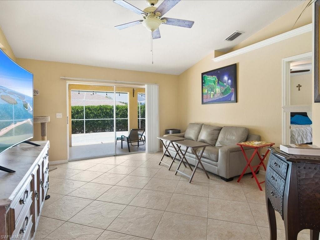 160 Kirkwood St, Marco Island, FL 34145-9