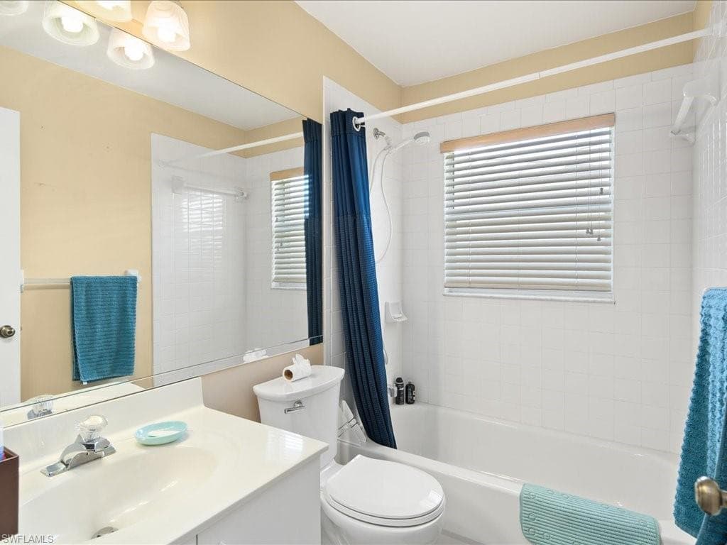 160 Kirkwood St, Marco Island, FL 34145-21