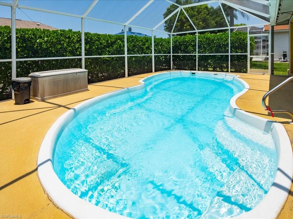 160 Kirkwood St, Marco Island, FL 34145-25