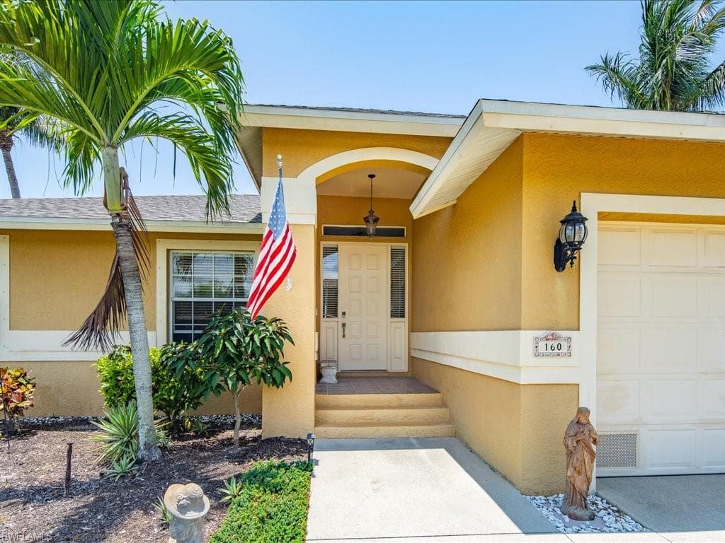 160 Kirkwood St, Marco Island, FL 34145-4