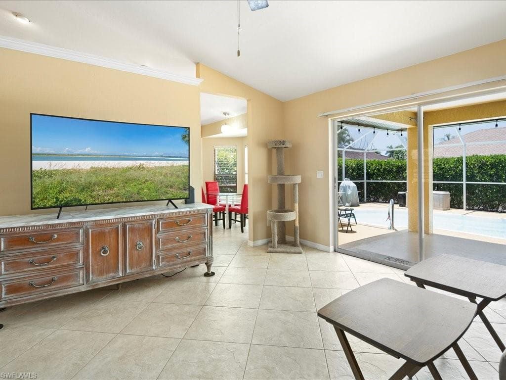160 Kirkwood St, Marco Island, FL 34145-5