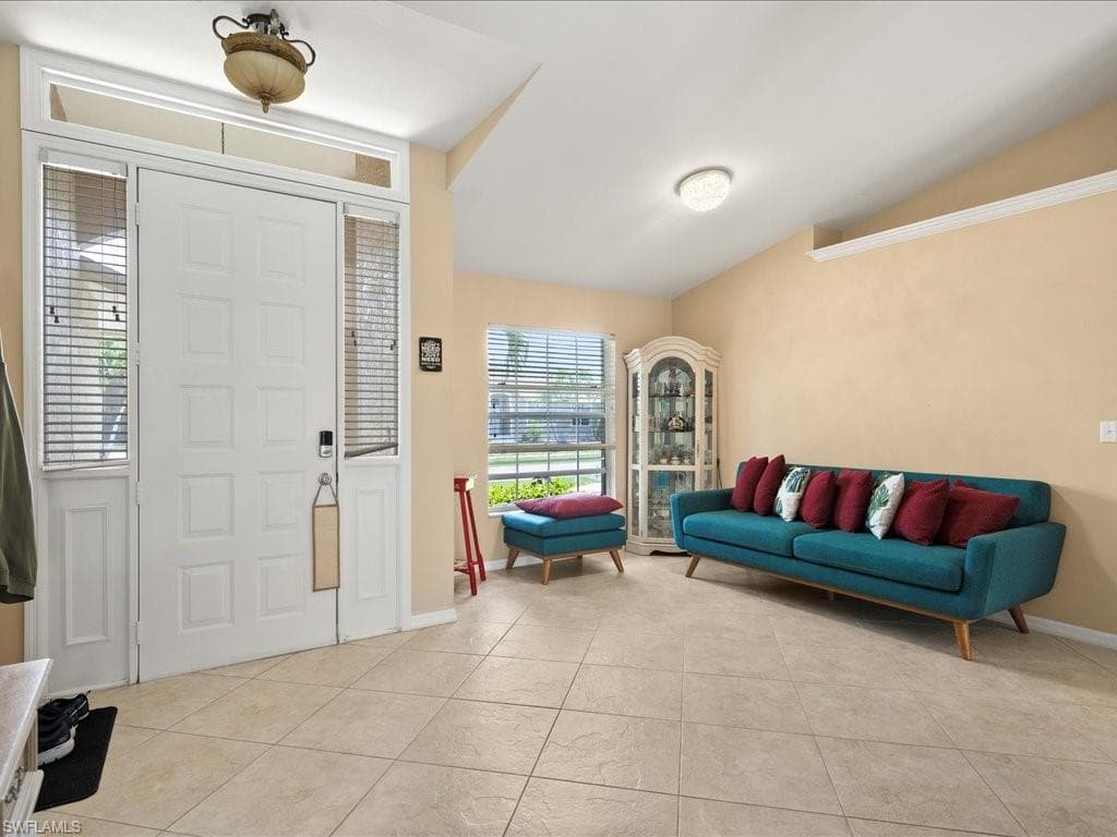 160 Kirkwood St, Marco Island, FL 34145-6